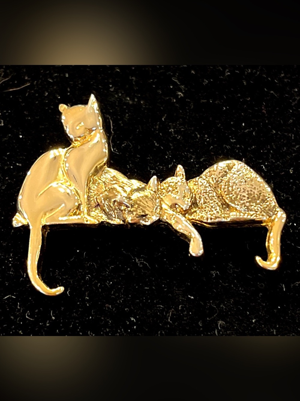 Angel Brand Vintage Gold Tone Cat Brooch with Kittens Pin
